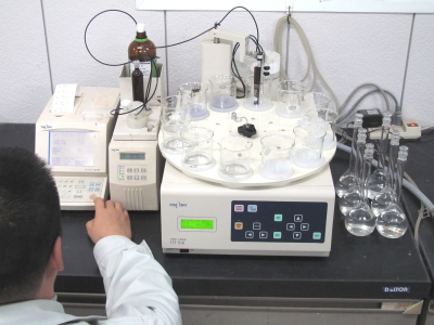 塩化物イオン含有量試験の写真